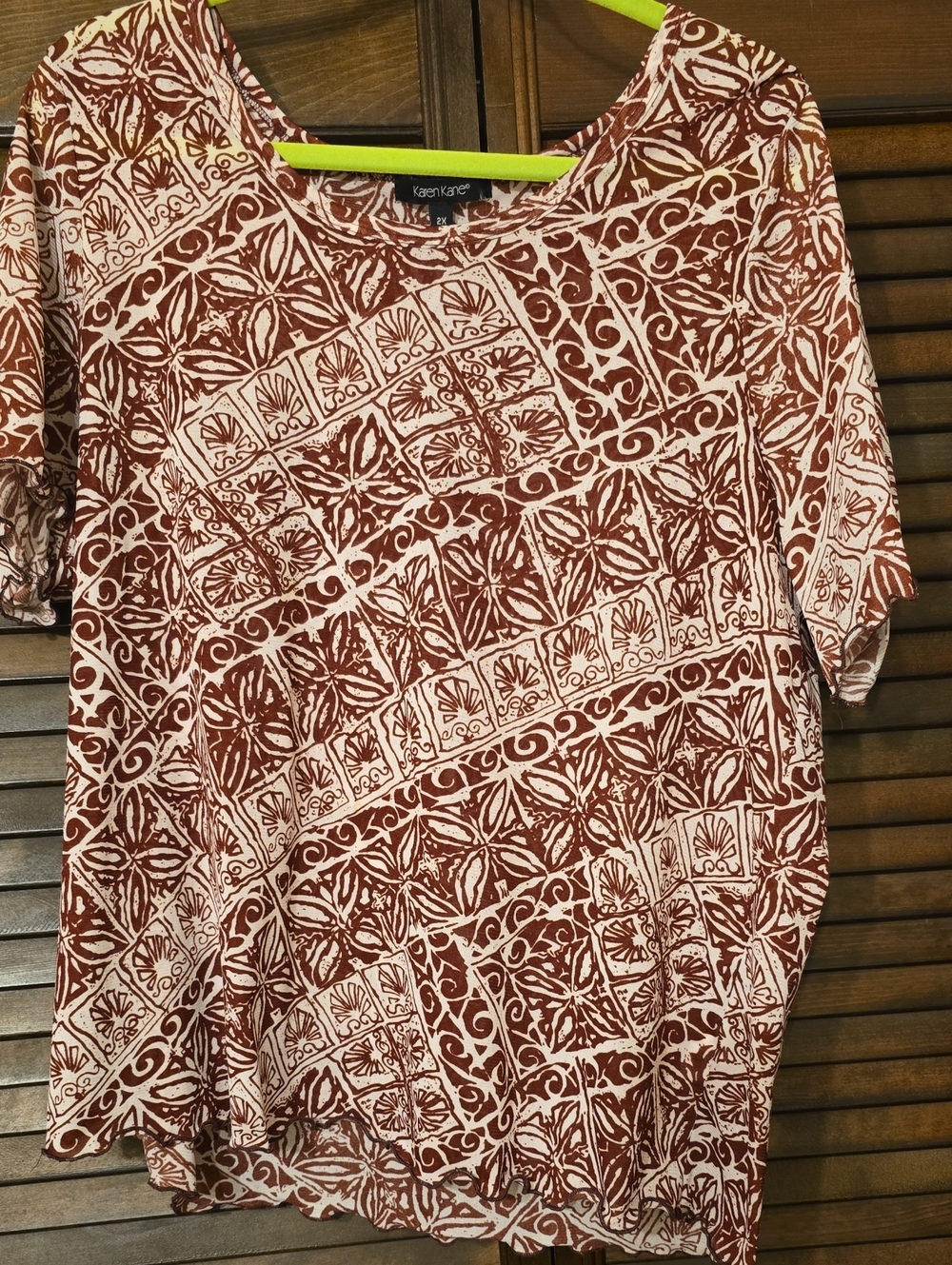 Karen Kane Rust and Cream Geometric Short Sleeve Top